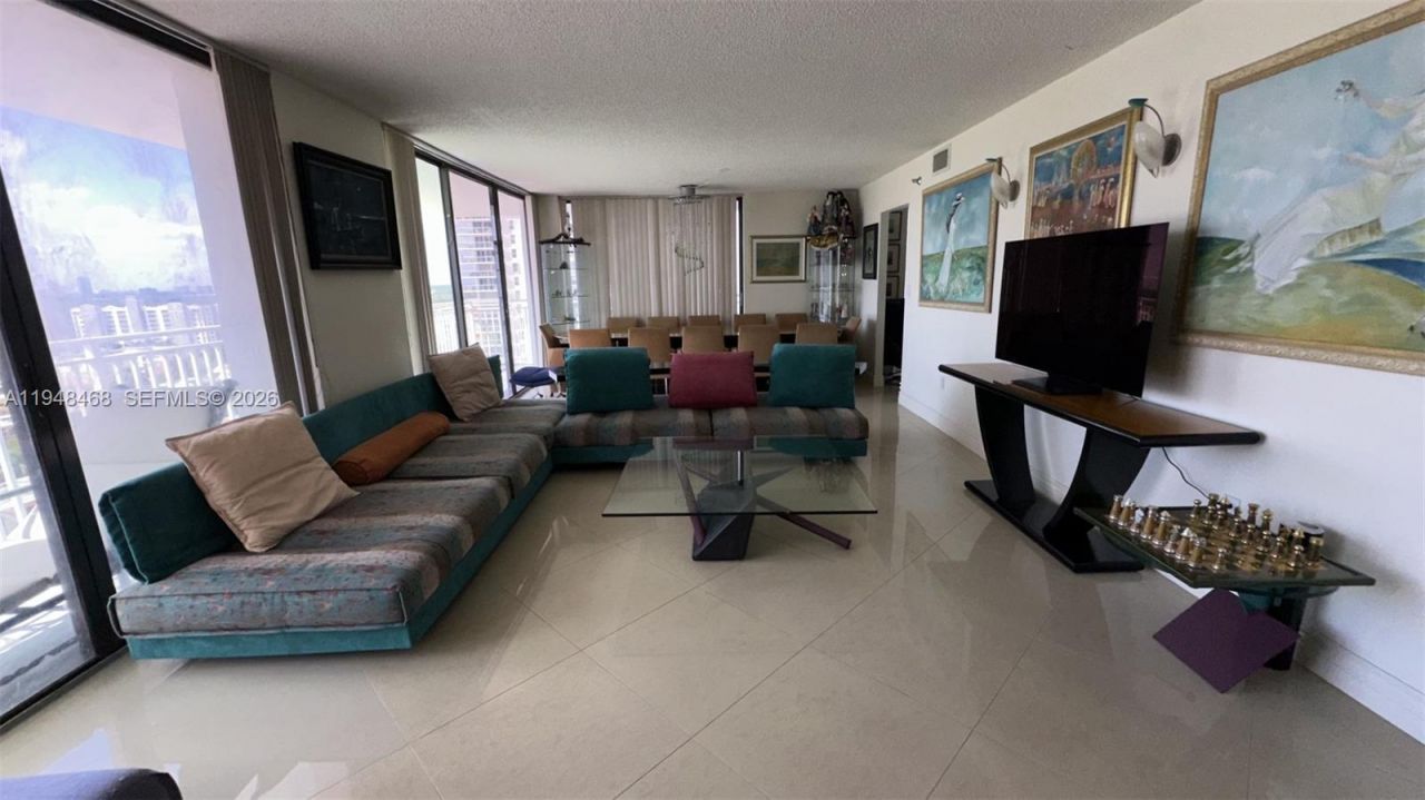 210 174th St, Unit 1909, Sunny Isles Beach, FL 33160 Photo