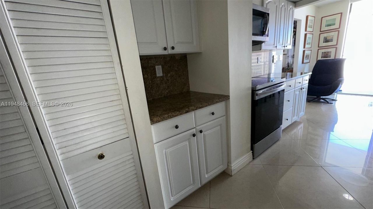 210 174th St, Unit 1909, Sunny Isles Beach, FL 33160 Photo