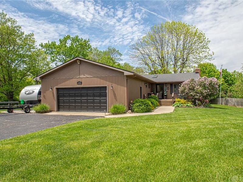 751 Lakengren Drive, Eaton, OH 45320 Photo 3