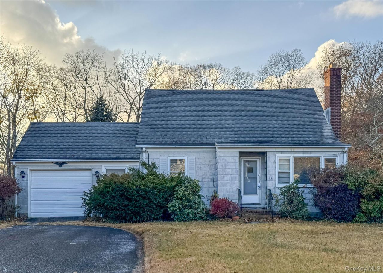 54 N Ocean Avenue, Center Moriches, NY 11934 Main Photo