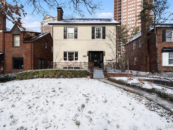 7645 Carswold Drive, St Louis, MO 63105