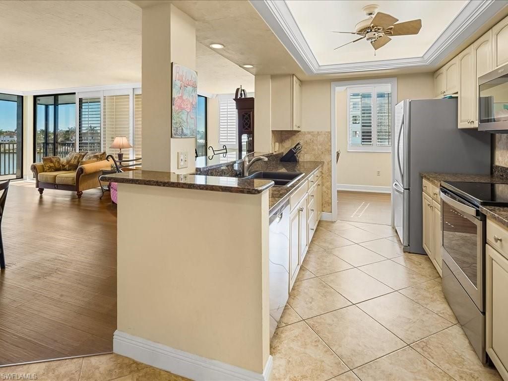10482 Gulf Shore Dr, Unit 233, Naples, FL 34108 Photo