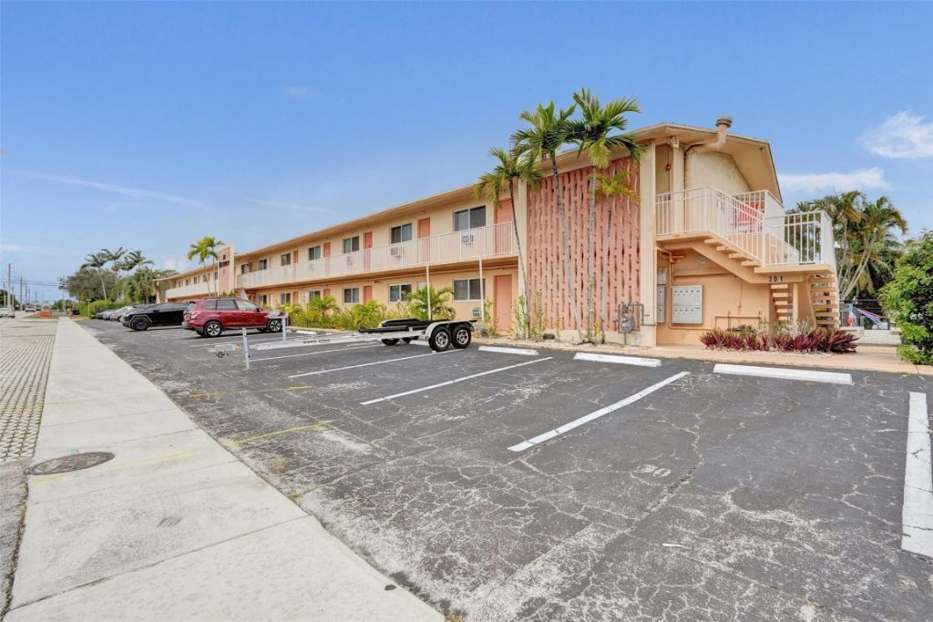 301 E Mcnab Road, Unit 115, Pompano Beach, FL 33060 Photo