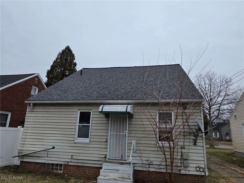 3852 Lee Heights Boulevard, Cleveland, OH 44128 Photo 10