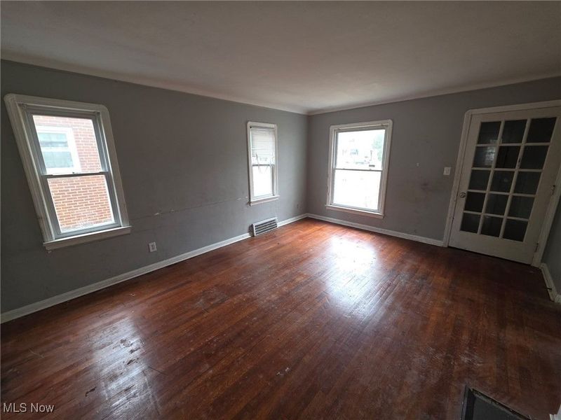 3852 Lee Heights Boulevard, Cleveland, OH 44128 Photo 17