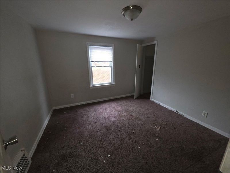 3852 Lee Heights Boulevard, Cleveland, OH 44128 Photo 27