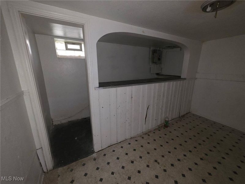 3852 Lee Heights Boulevard, Cleveland, OH 44128 Photo 32