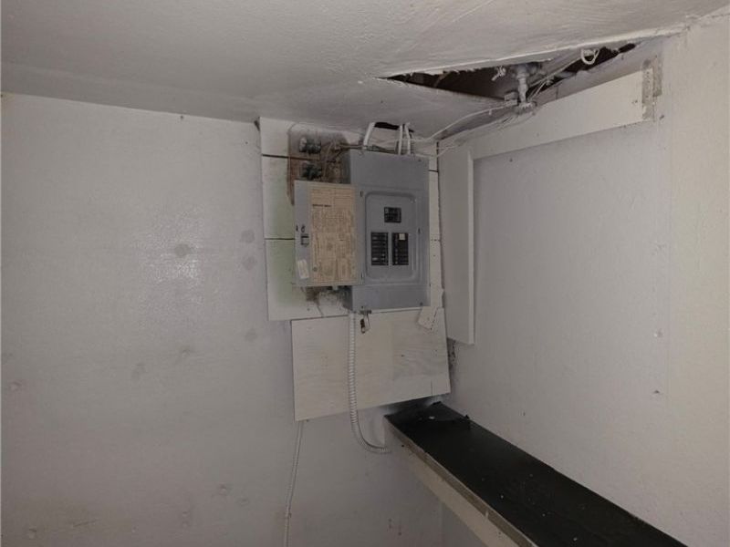 3852 Lee Heights Boulevard, Cleveland, OH 44128 Photo 33