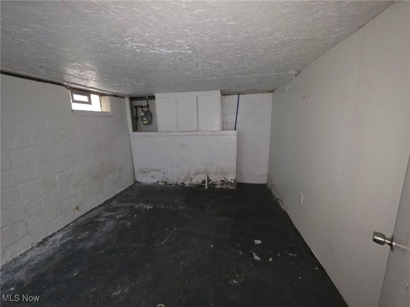 3852 Lee Heights Boulevard, Cleveland, OH 44128 Photo 38