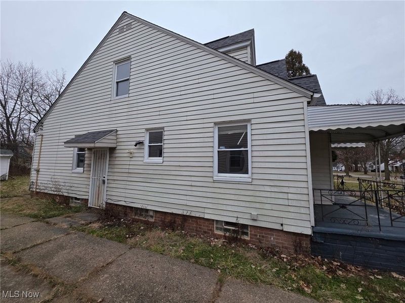 3852 Lee Heights Boulevard, Cleveland, OH 44128 Photo 8