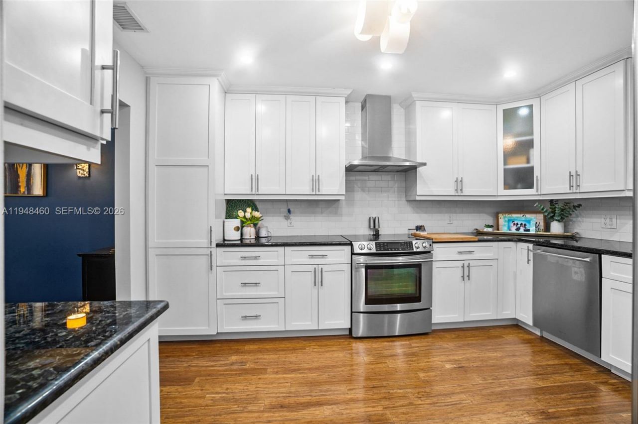 505 Maplewood Dr, Greenacres, FL 33415 Photo