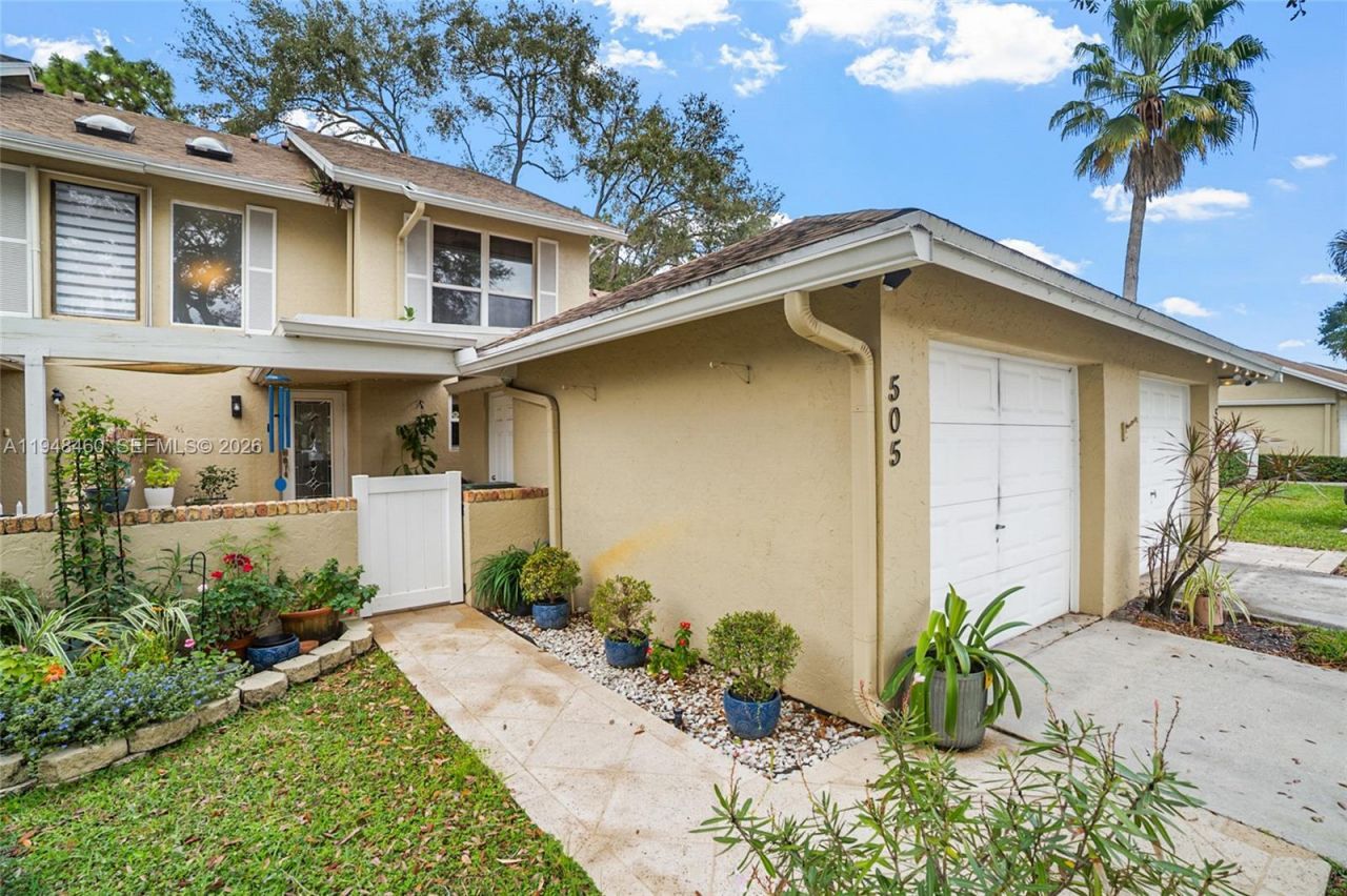 505 Maplewood Dr, Greenacres, FL 33415 Photo