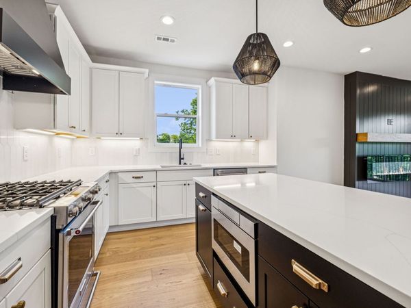 828E Watts Ln, Nashville, TN 37209