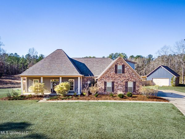 154 Saddle Ridge Drive, Florence, MS 39073
