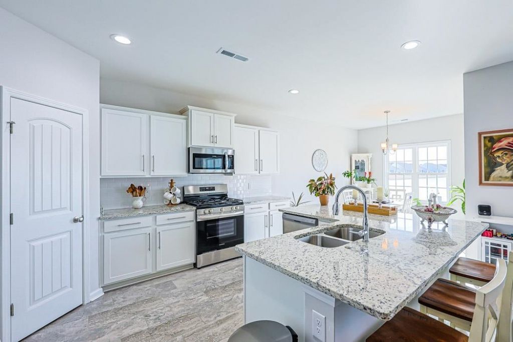 2821 Rivolet Dr. Photo 4