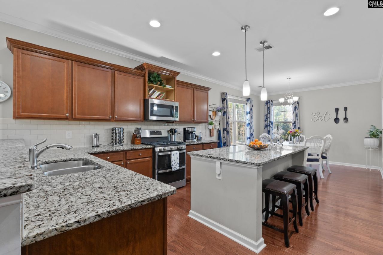 649 Upper Trail Photo 12