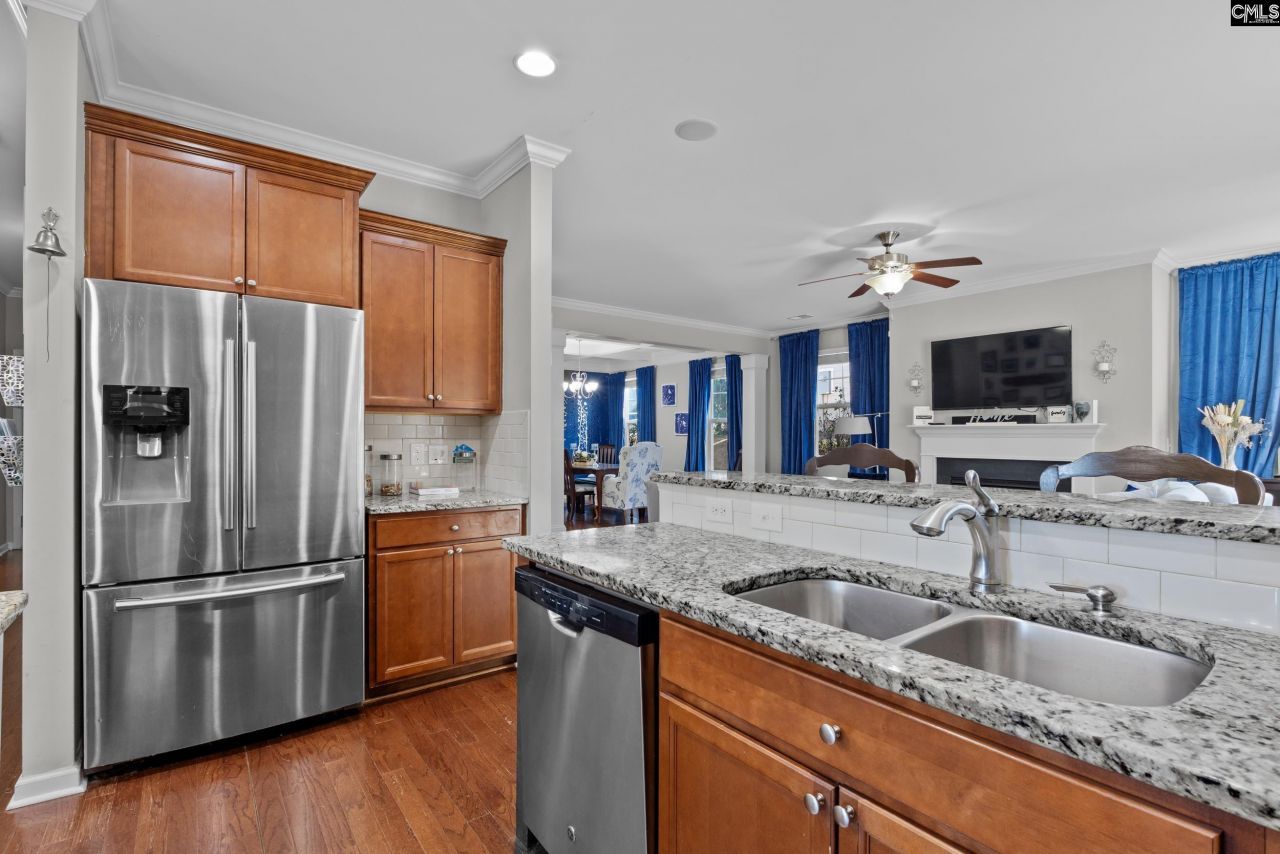 649 Upper Trail Photo 13