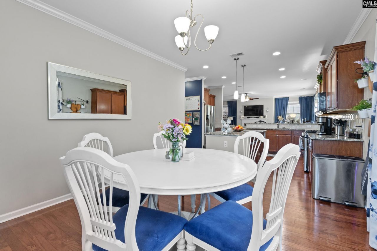 649 Upper Trail Photo 17