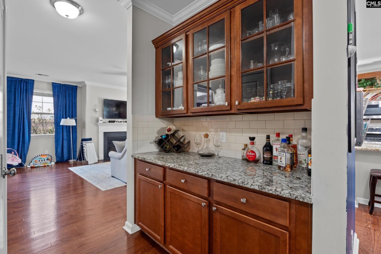 649 Upper Trail Photo 19