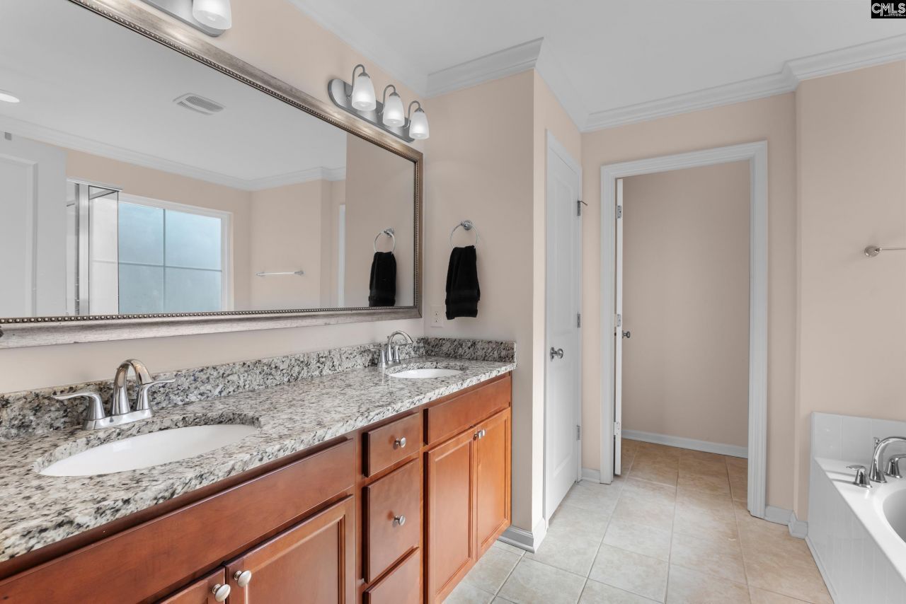 649 Upper Trail Photo 28