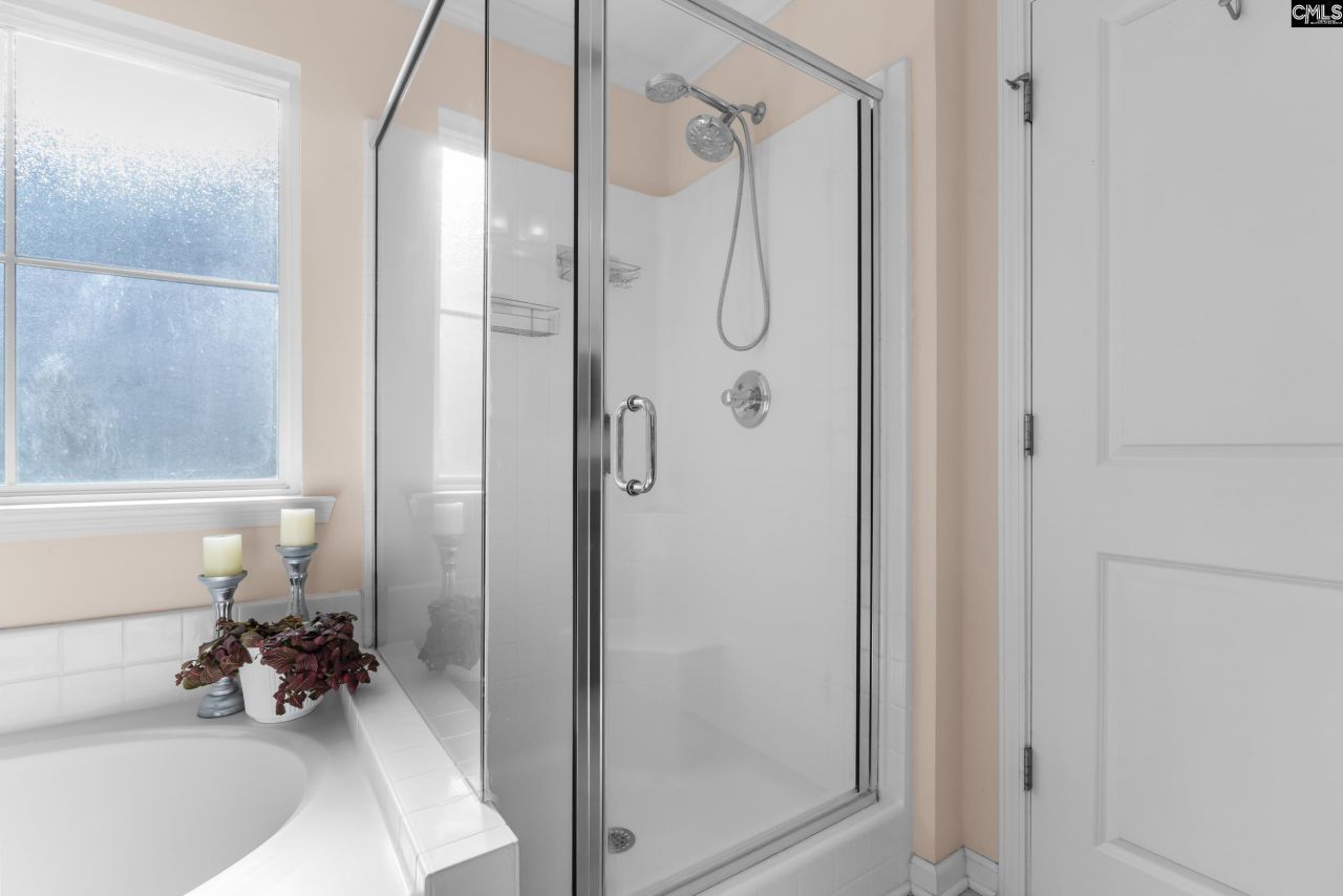 649 Upper Trail Photo 30