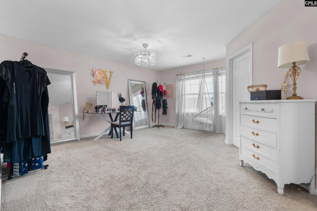 649 Upper Trail Photo 32