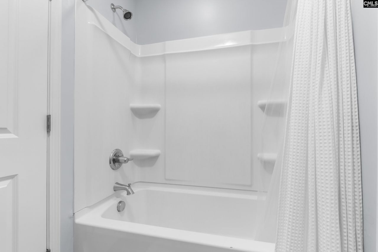 649 Upper Trail Photo 44