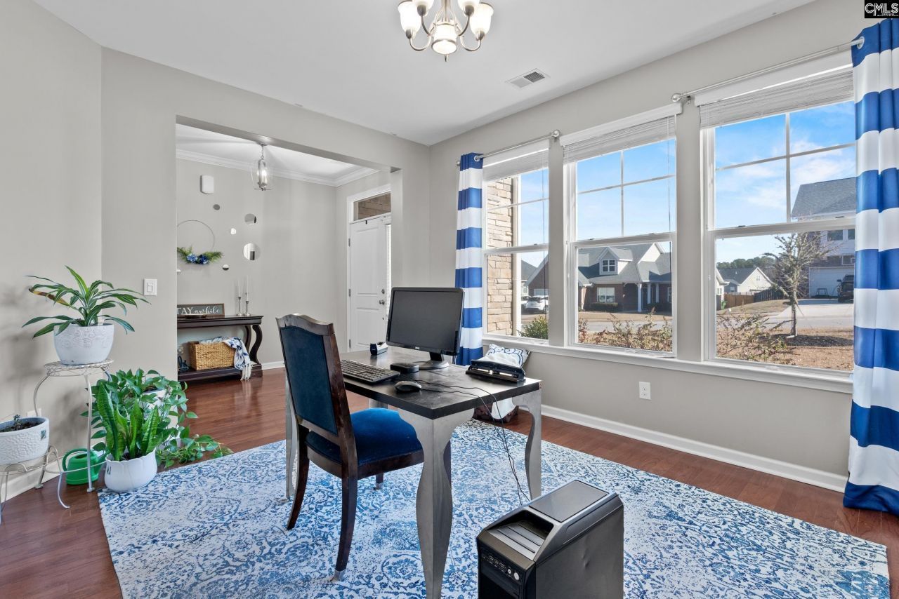 649 Upper Trail Photo 6