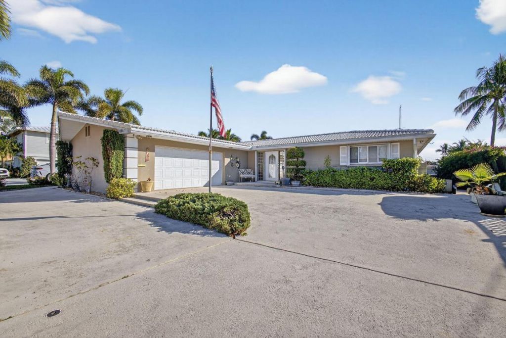 752 Lagoon Drive, North Palm Beach, FL 33408 Photo