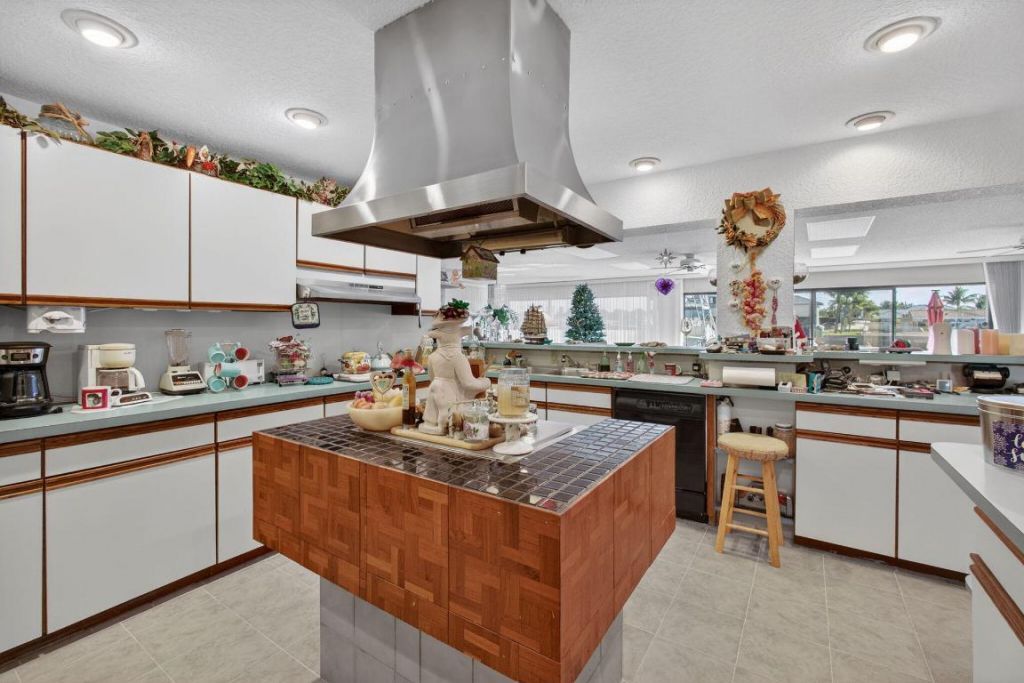 752 Lagoon Drive, North Palm Beach, FL 33408 Photo