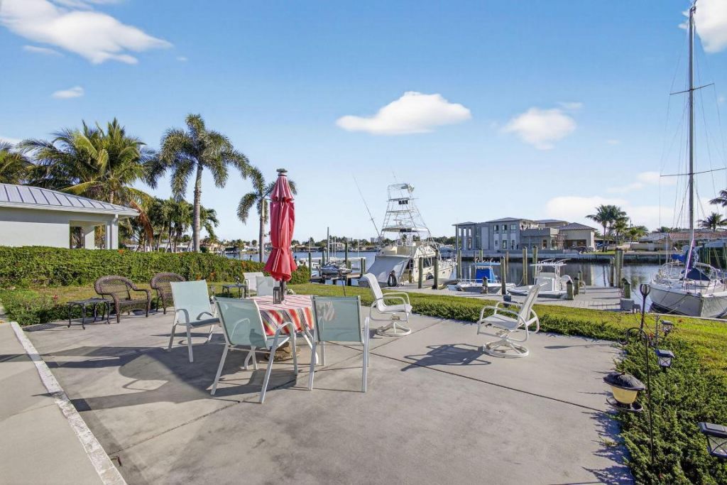 752 Lagoon Drive, North Palm Beach, FL 33408 Photo