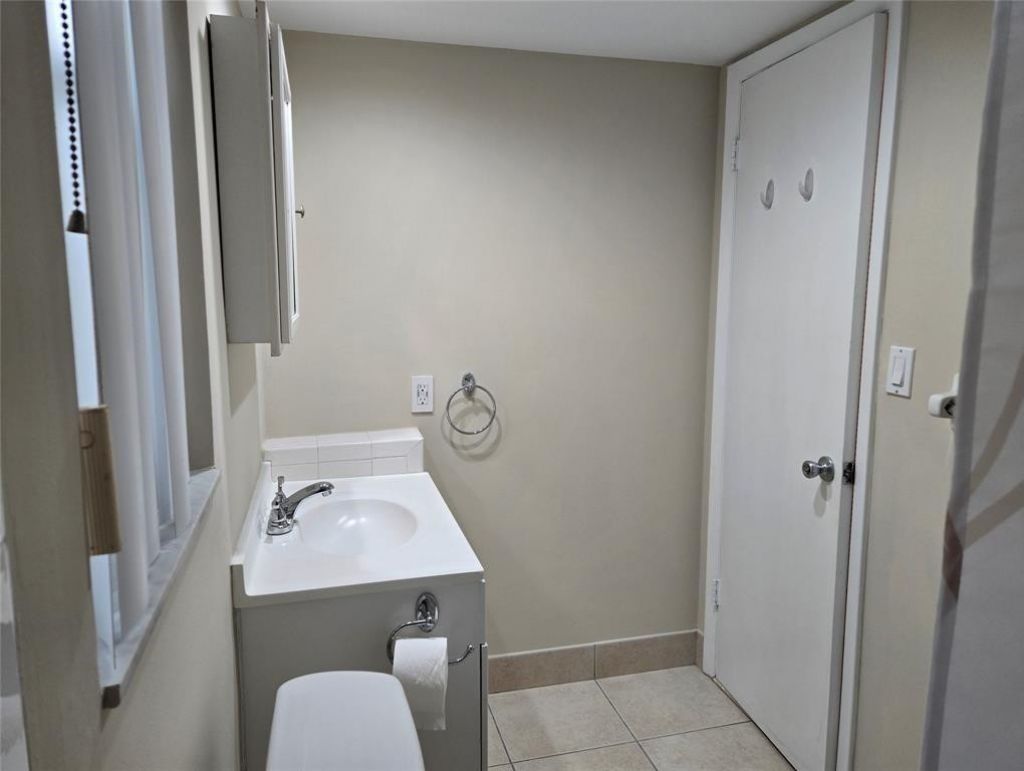8590 Sunrise Lakes Boulevard, Unit 106, Sunrise, FL 33322 Photo