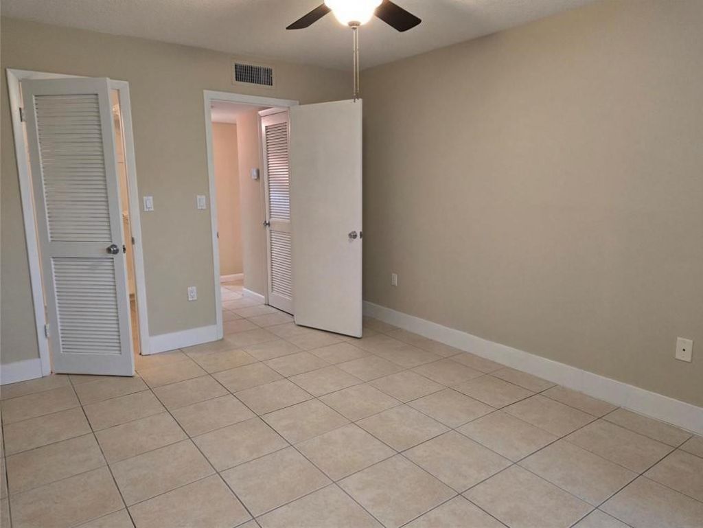 8590 Sunrise Lakes Boulevard, Unit 106, Sunrise, FL 33322 Photo