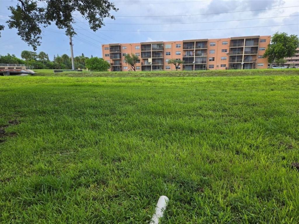 8590 Sunrise Lakes Boulevard, Unit 106, Sunrise, FL 33322 Photo