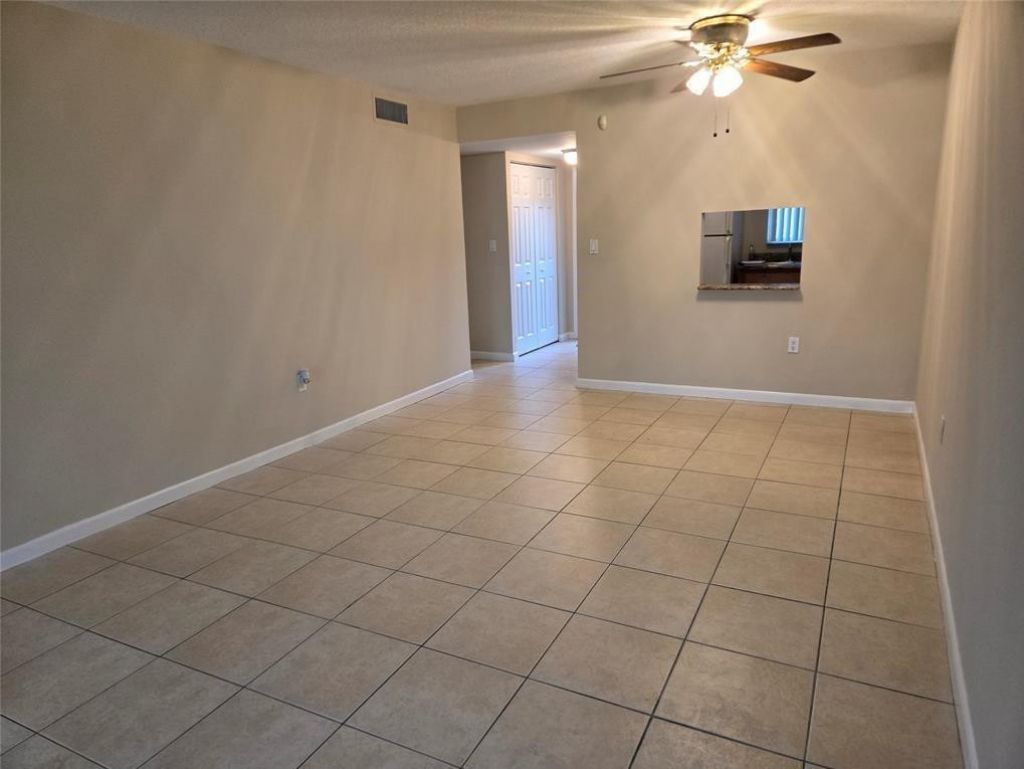 8590 Sunrise Lakes Boulevard, Unit 106, Sunrise, FL 33322 Photo