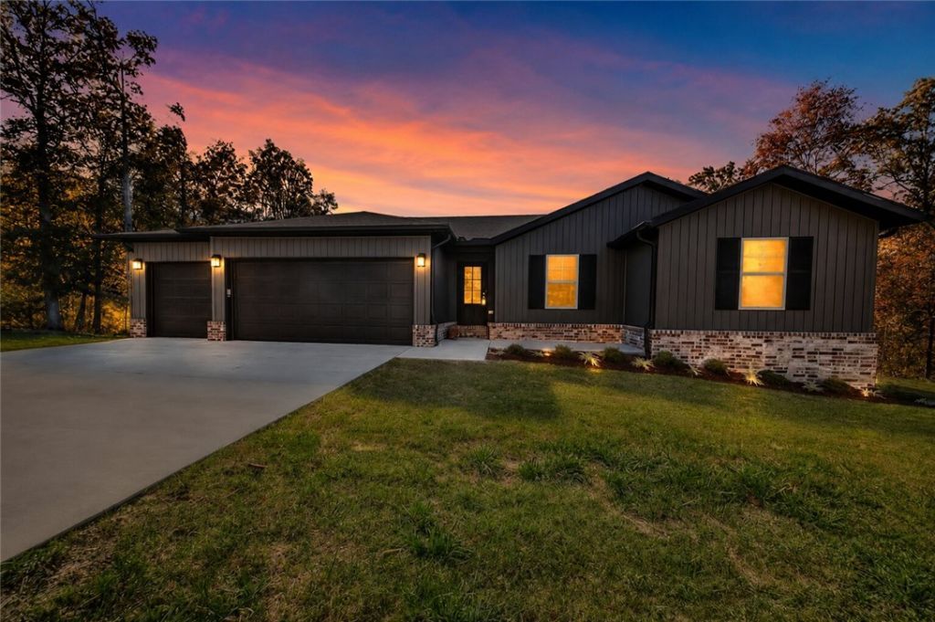 11 Kirkliston Lane, Bella Vista, AR 72715 Main Photo