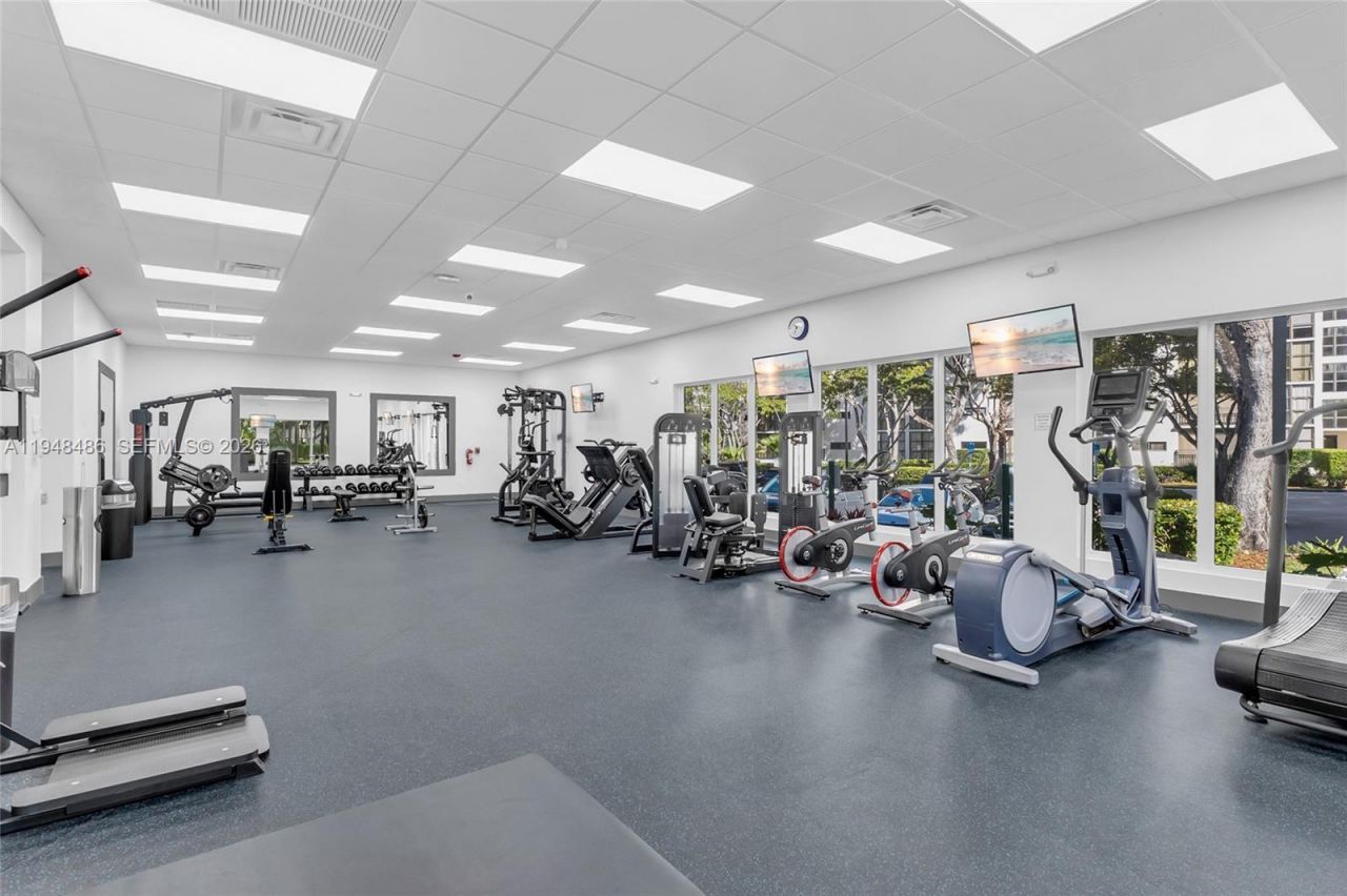 16909 N Bay Rd, Unit 217, Sunny Isles Beach, FL 33160 Photo