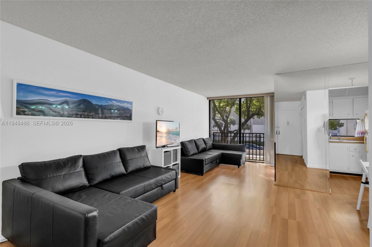 16909 N Bay Rd, Unit 217, Sunny Isles Beach, FL 33160 Photo