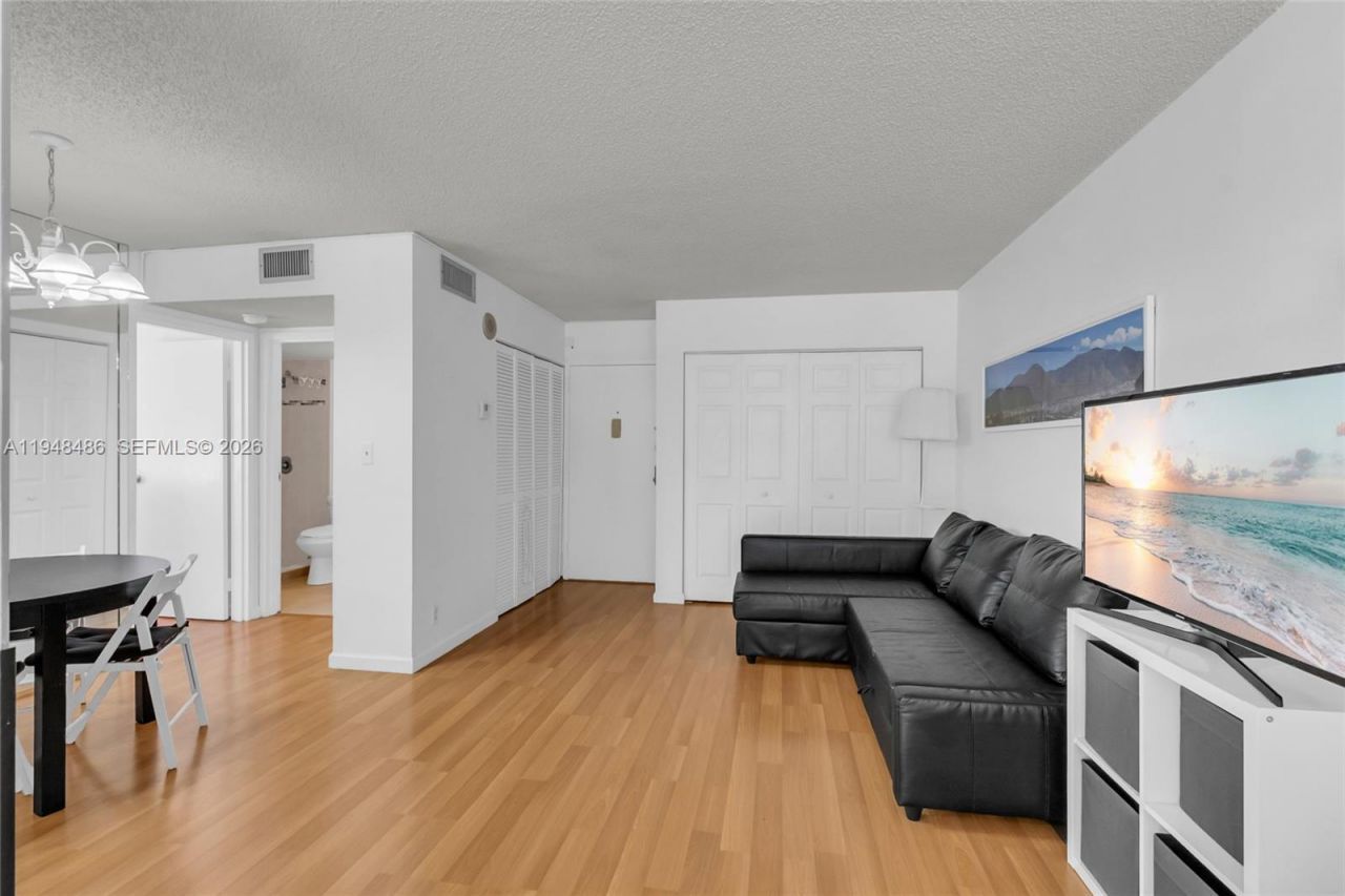 16909 N Bay Rd, Unit 217, Sunny Isles Beach, FL 33160 Photo