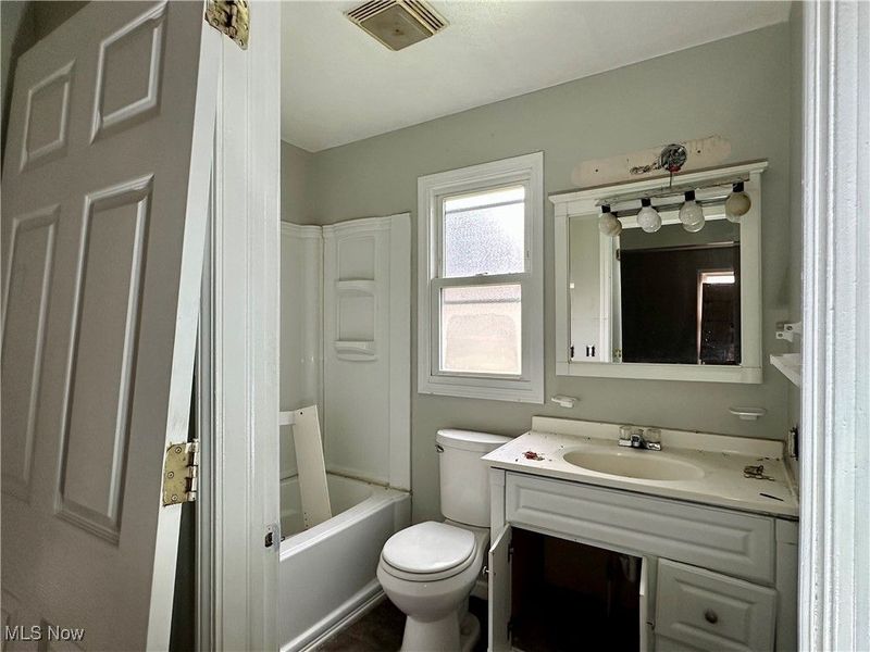 3348 E 66th Street, Cleveland, OH 44127 Photo 17