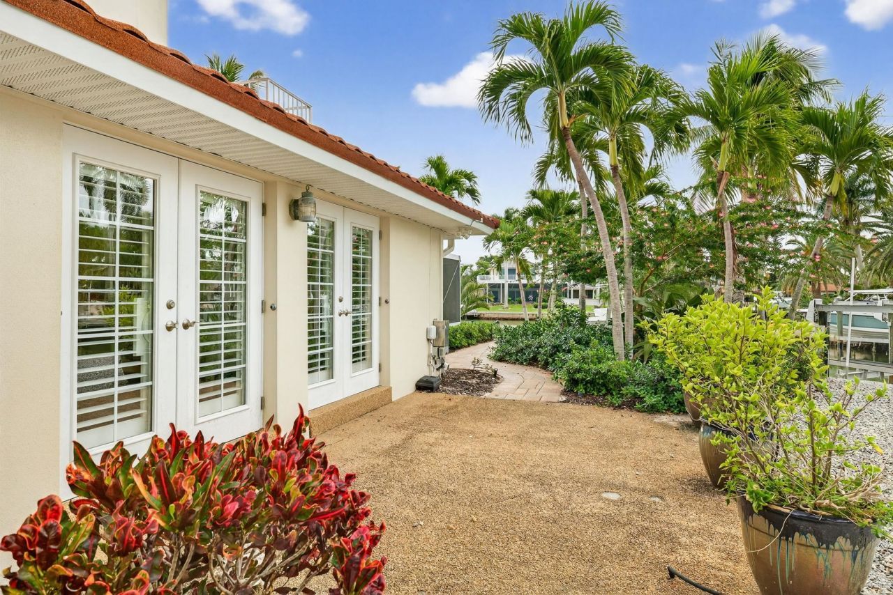 819 Tulip Ln, Sanibel, FL 33957 Photo