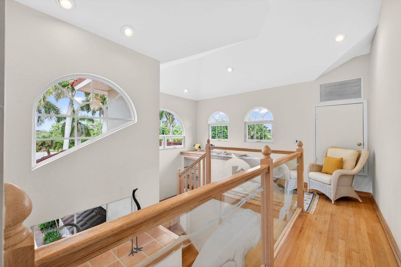 819 Tulip Ln, Sanibel, FL 33957 Photo