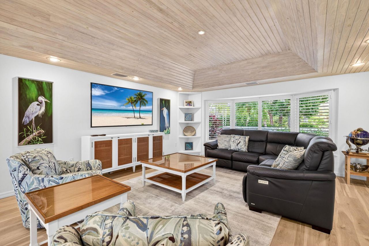 819 Tulip Ln, Sanibel, FL 33957 Photo