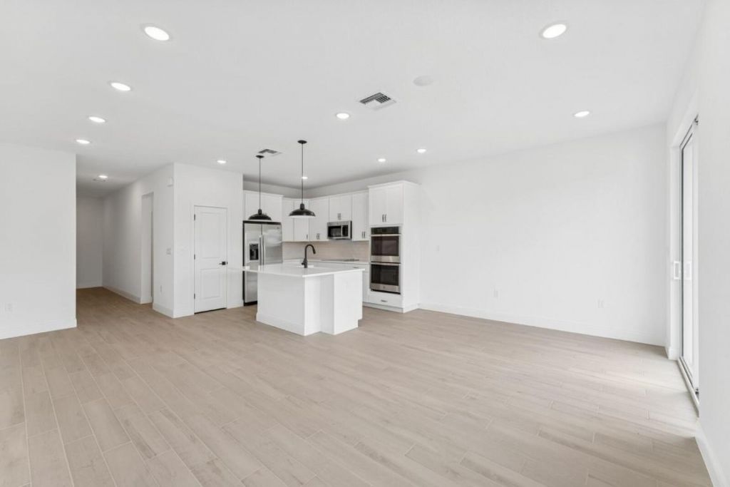 188 SE Birch Terrace, Unit 313, Stuart, FL 34997 Photo