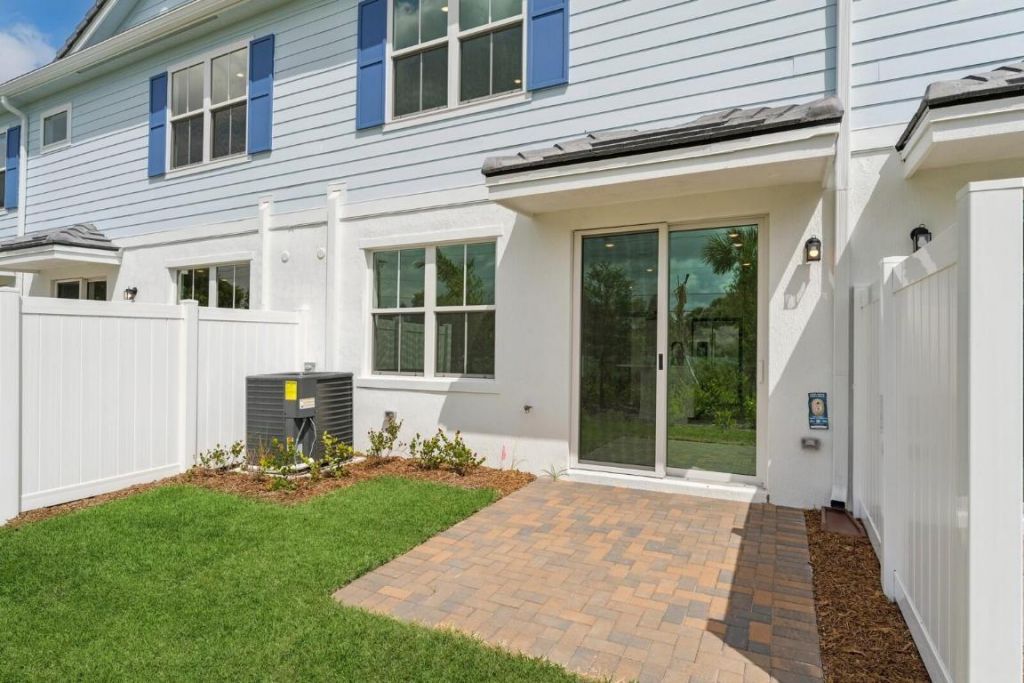 188 SE Birch Terrace, Unit 313, Stuart, FL 34997 Photo
