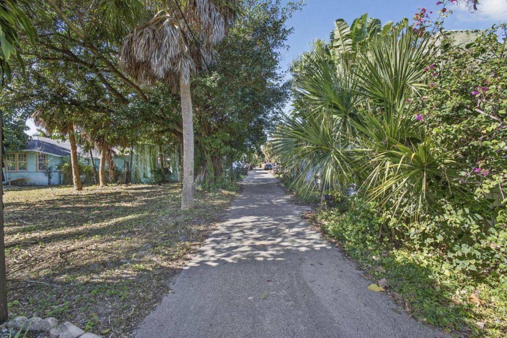 427 32nd Street, West Palm Beach, FL 33407 Photo