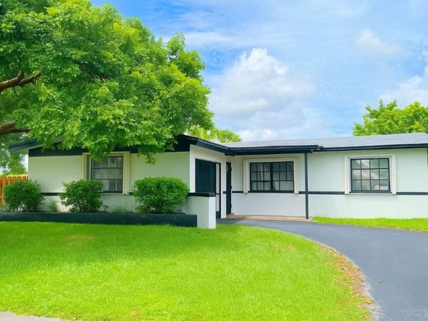 9171 NW 26th St, Sunrise, FL 33322