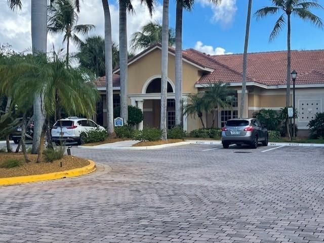 200 Scotia Dr, Unit 305, Hypoluxo, FL 33462 Photo