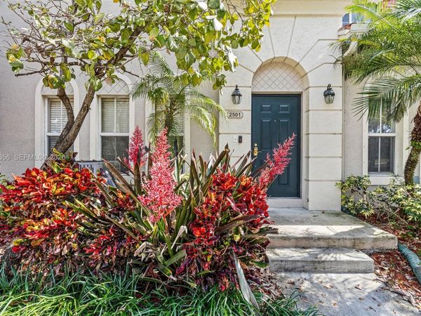 2501 SW 99th Way, Miramar, FL 33025