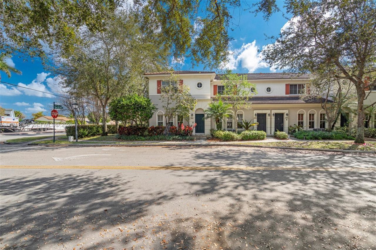 2501 SW 99th Way, Miramar, FL 33025 Photo